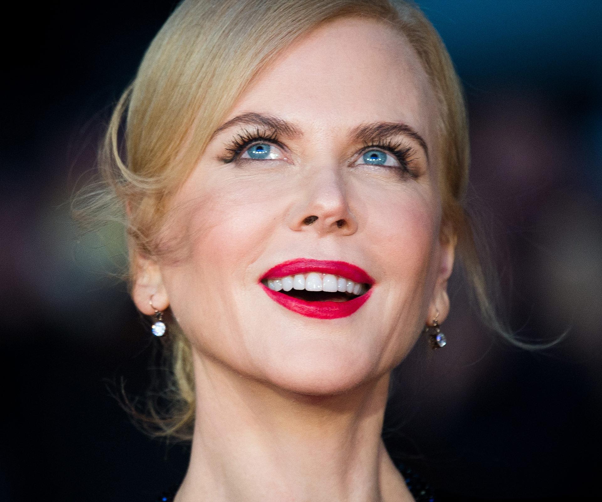 Nicole Kidman’s Lion red carpet wardrobe malfunction