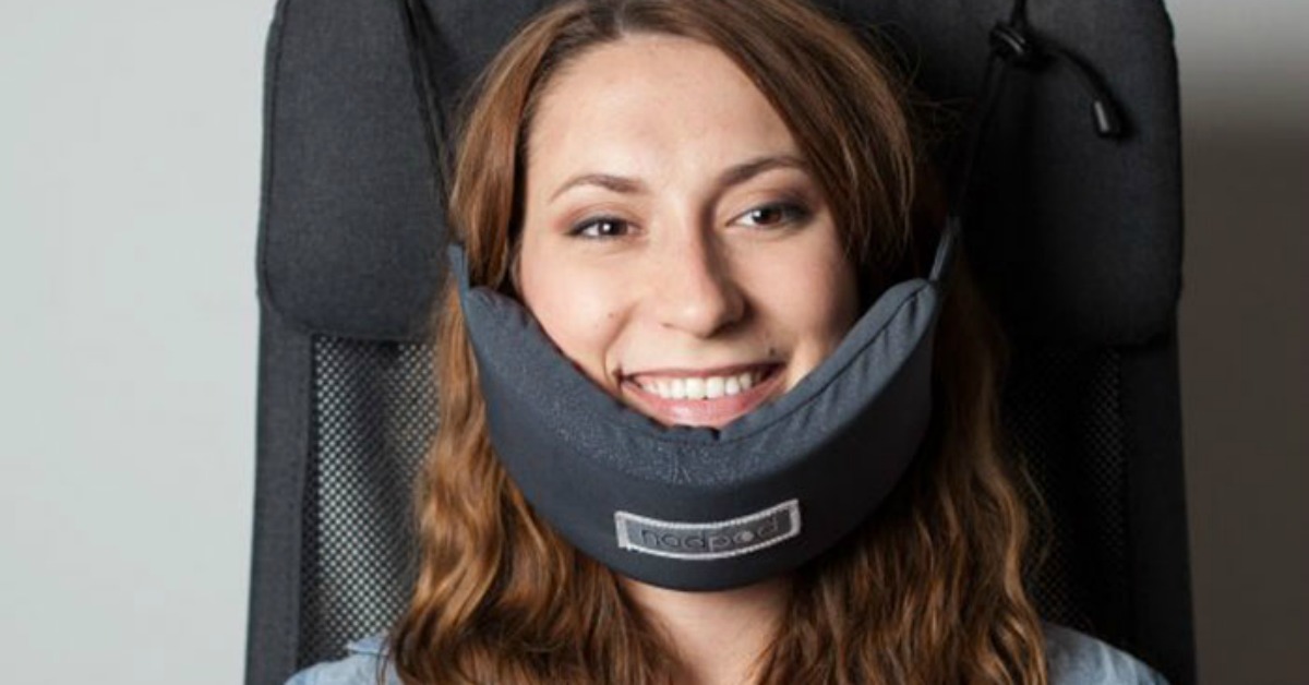 Head hammock to fall asleep on a plane