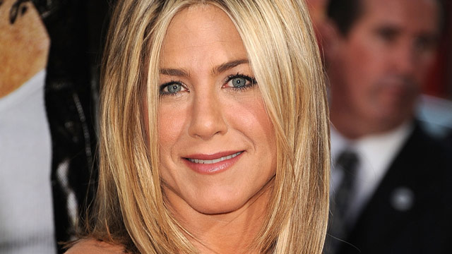 Jennifer Aniston talks Brad Pitt and break ups