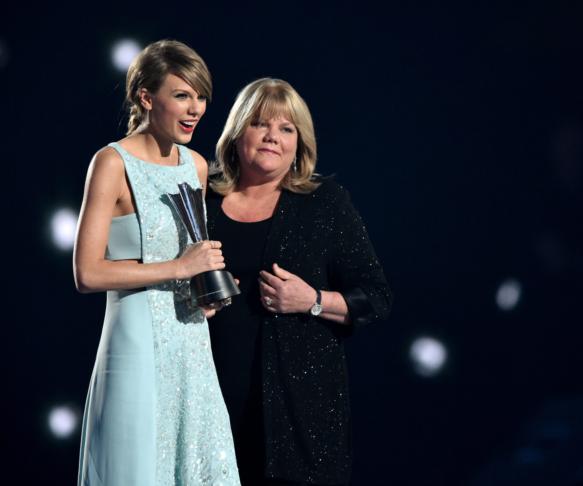 Taylor Swift and her Mum Andrea 