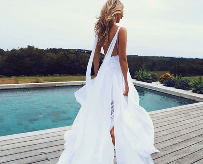 This is what the most pinned wedding dress on Pinterest look like