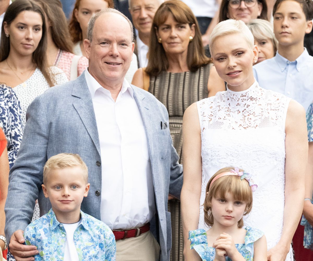 Prince Albert and Princess Charlene bring their kids for the 2022 ...